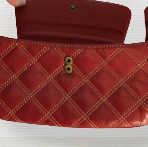 Fossil Red Quilted Leather Wristlet With Chain And Leather Wrist Strap - 5"×4" - Picture 4 of 6